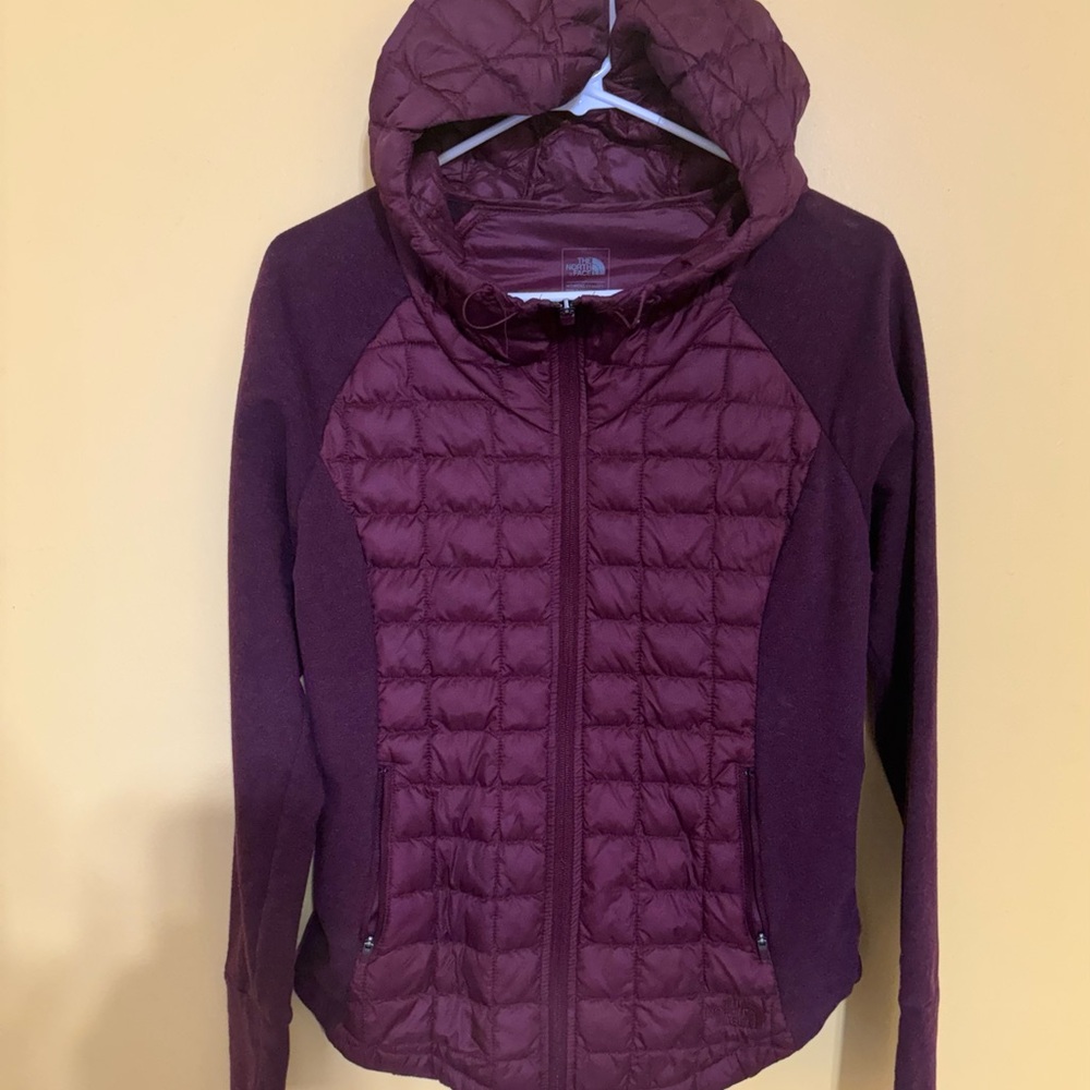 The North Face Women's Quilted Hybrid Jacket in Plum